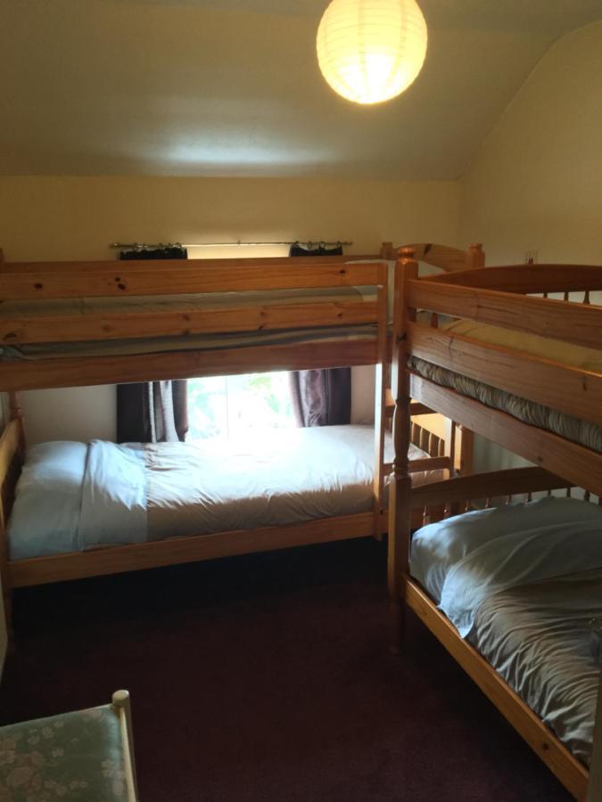 Pantyrathro International Hostel คาร์มาเทน ภายนอก รูปภาพ