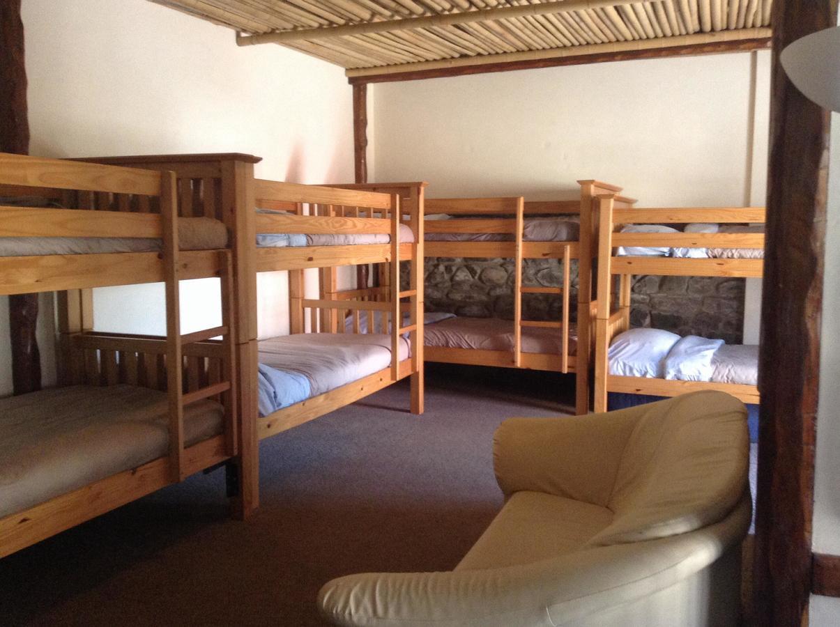 Pantyrathro International Hostel คาร์มาเทน ภายนอก รูปภาพ