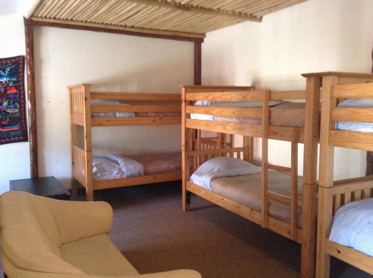 Pantyrathro International Hostel คาร์มาเทน ภายนอก รูปภาพ