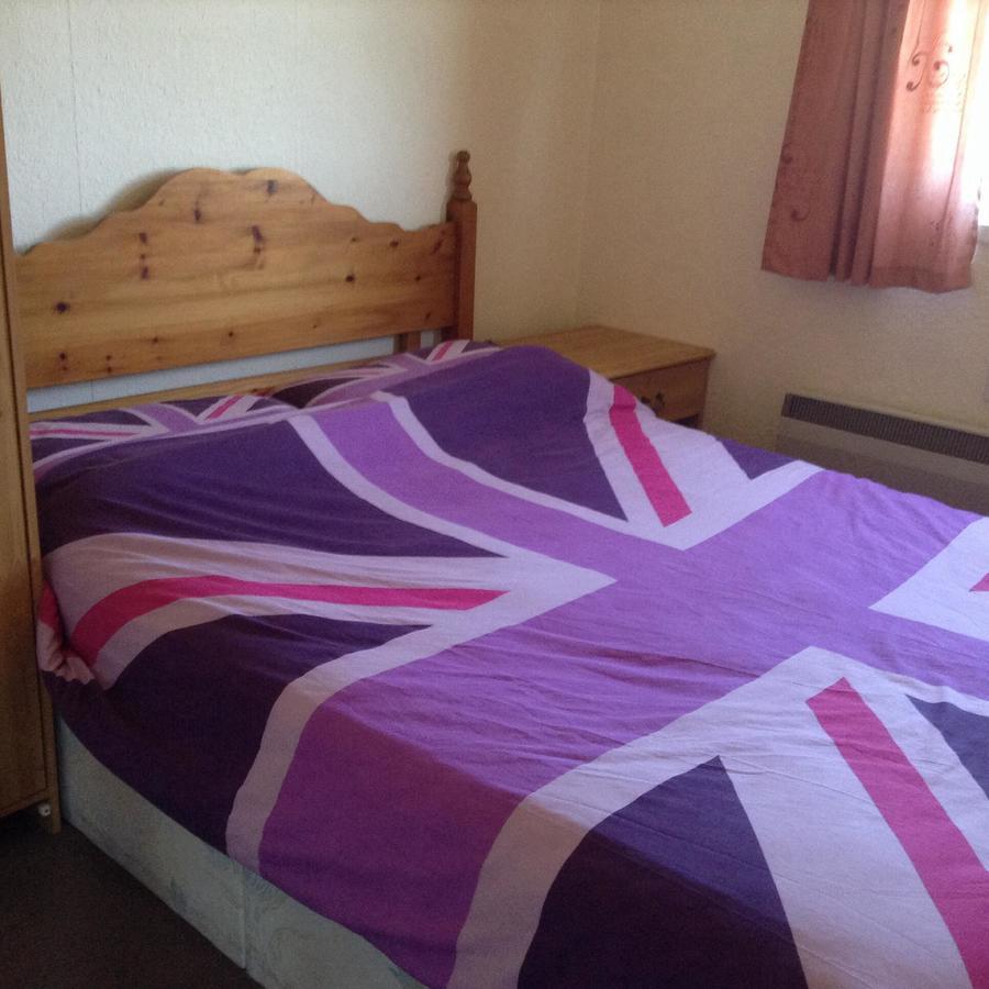 Pantyrathro International Hostel คาร์มาเทน ภายนอก รูปภาพ